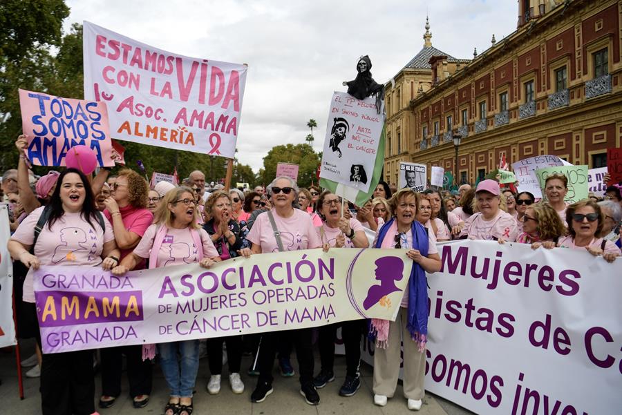 Espagne: forte mobilisation à Séville après des retards de dépistage du cancer du sein