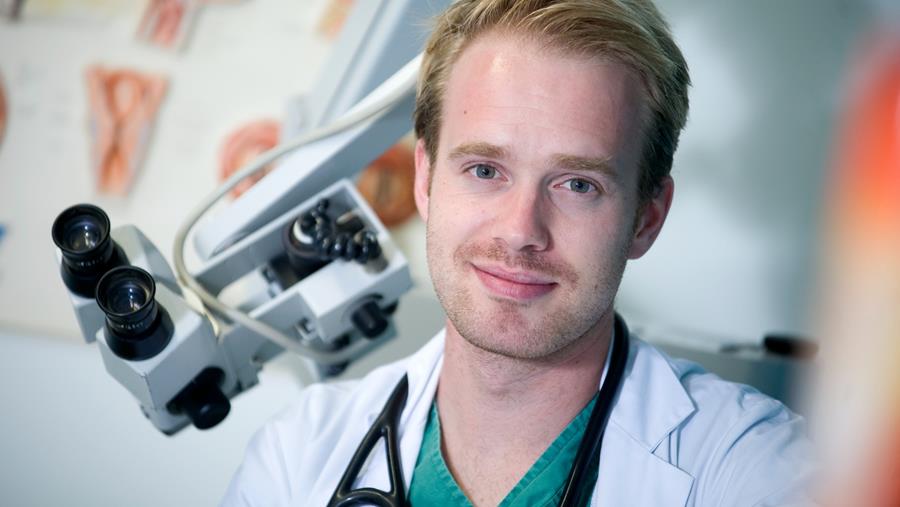 Jerome Lechien, star des ORL, revient des États-Unis avec de nouvelles étoiles