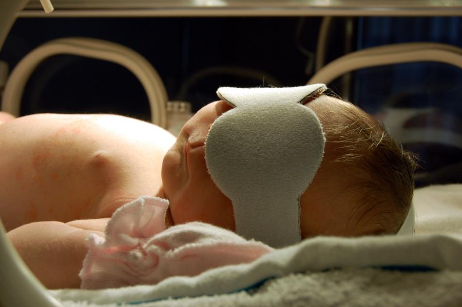 Comment les bébés apprennent à voir après une cécité précoce