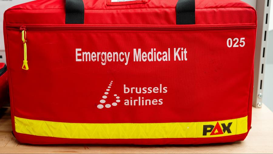 « Y a-t-il un médecin à bord ? » Les urgences médicales à 10 km d’altitude