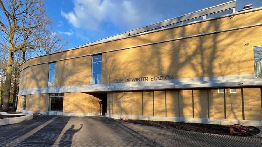 Louis de Winterstadion: van verouderd sportcomplex naar duurzaam baken